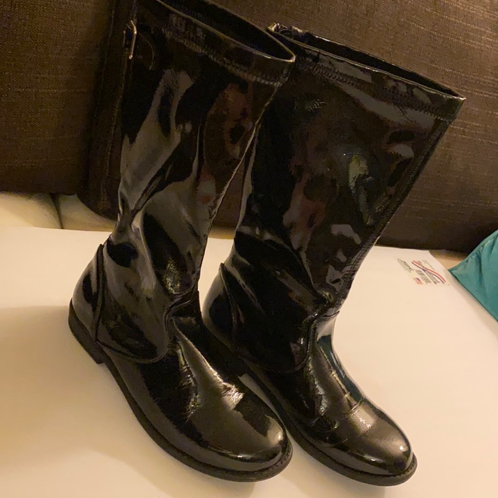 Like New, Kenneth Cole girl Boots zipper, Sz 3.5